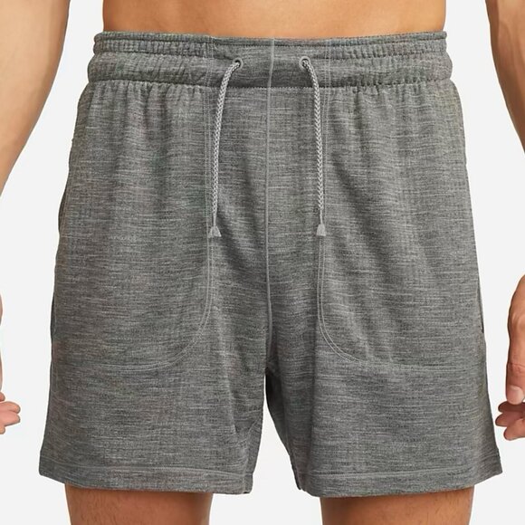 Nike Yoga Shorts Size Large Mens Cool Grey Dri Fit 5" Unlined Training